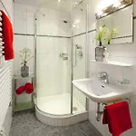 Brunnenhof 3*