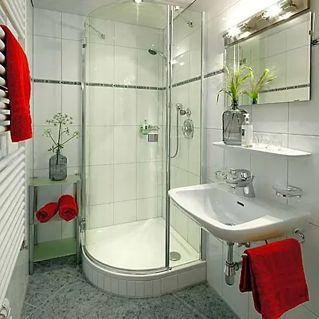Brunnenhof 3* 다뮐스