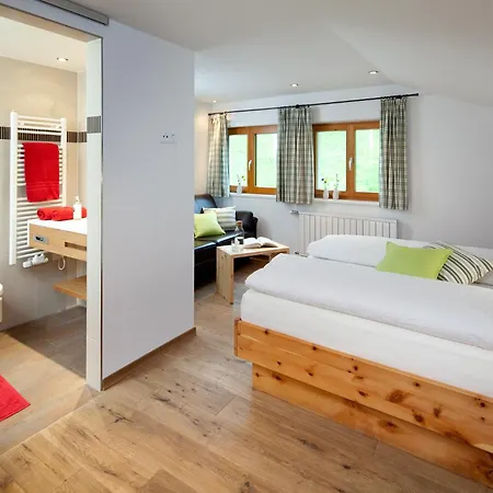 Brunnenhof 3*